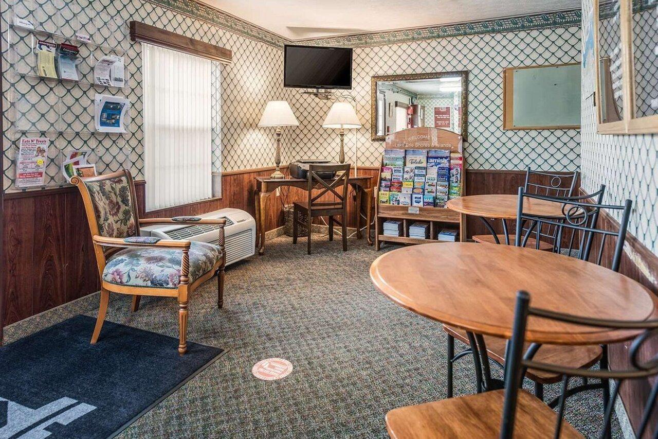 Knights Inn Sandusky Exterior photo